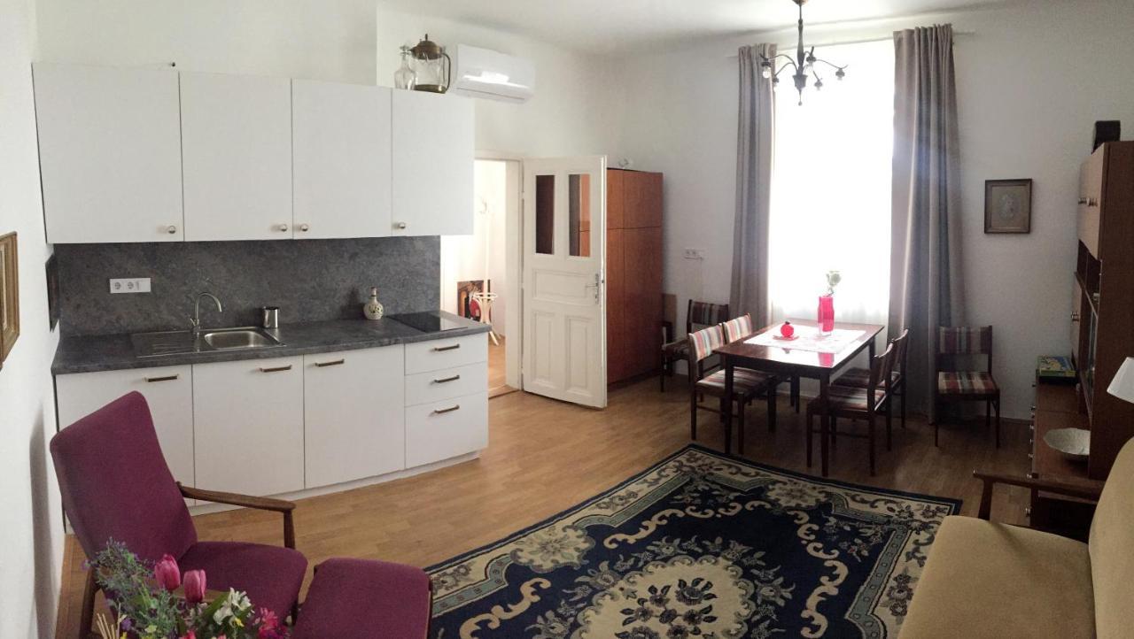 Hotel Kertész-ház à Eger Extérieur photo