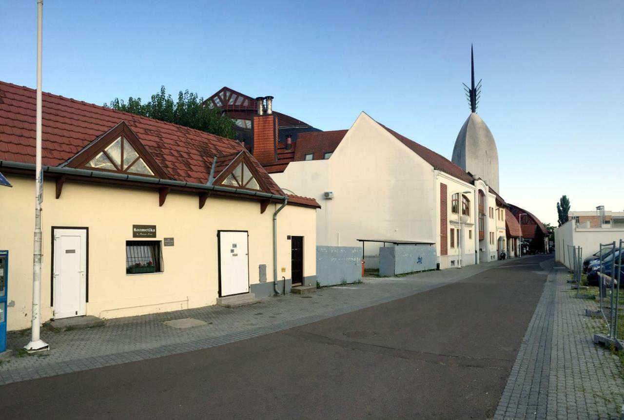 Hotel Kertész-ház à Eger Extérieur photo